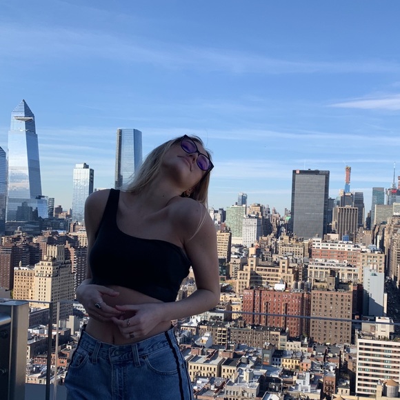 Meet your Posher, Isabella - Picture 3 of 6